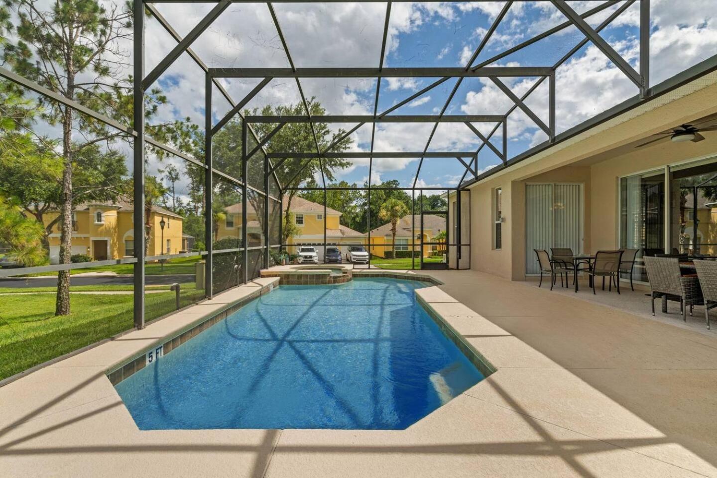 6 Bedroom 5 Bathroom Emerald Island 2601 Ib Кисими Екстериор снимка
