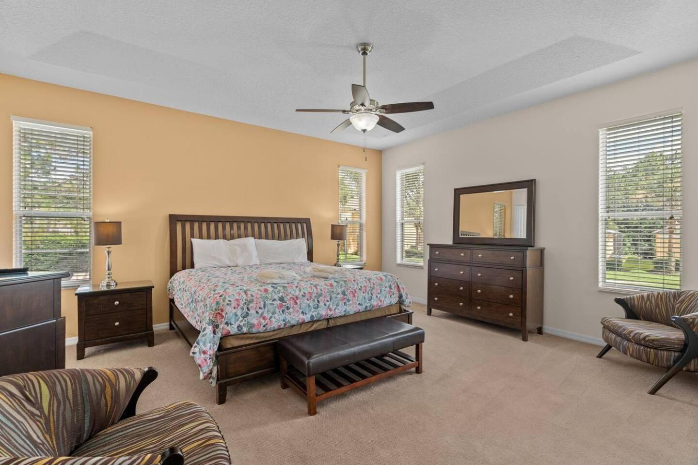 6 Bedroom 5 Bathroom Emerald Island 2601 Ib Кисими Екстериор снимка