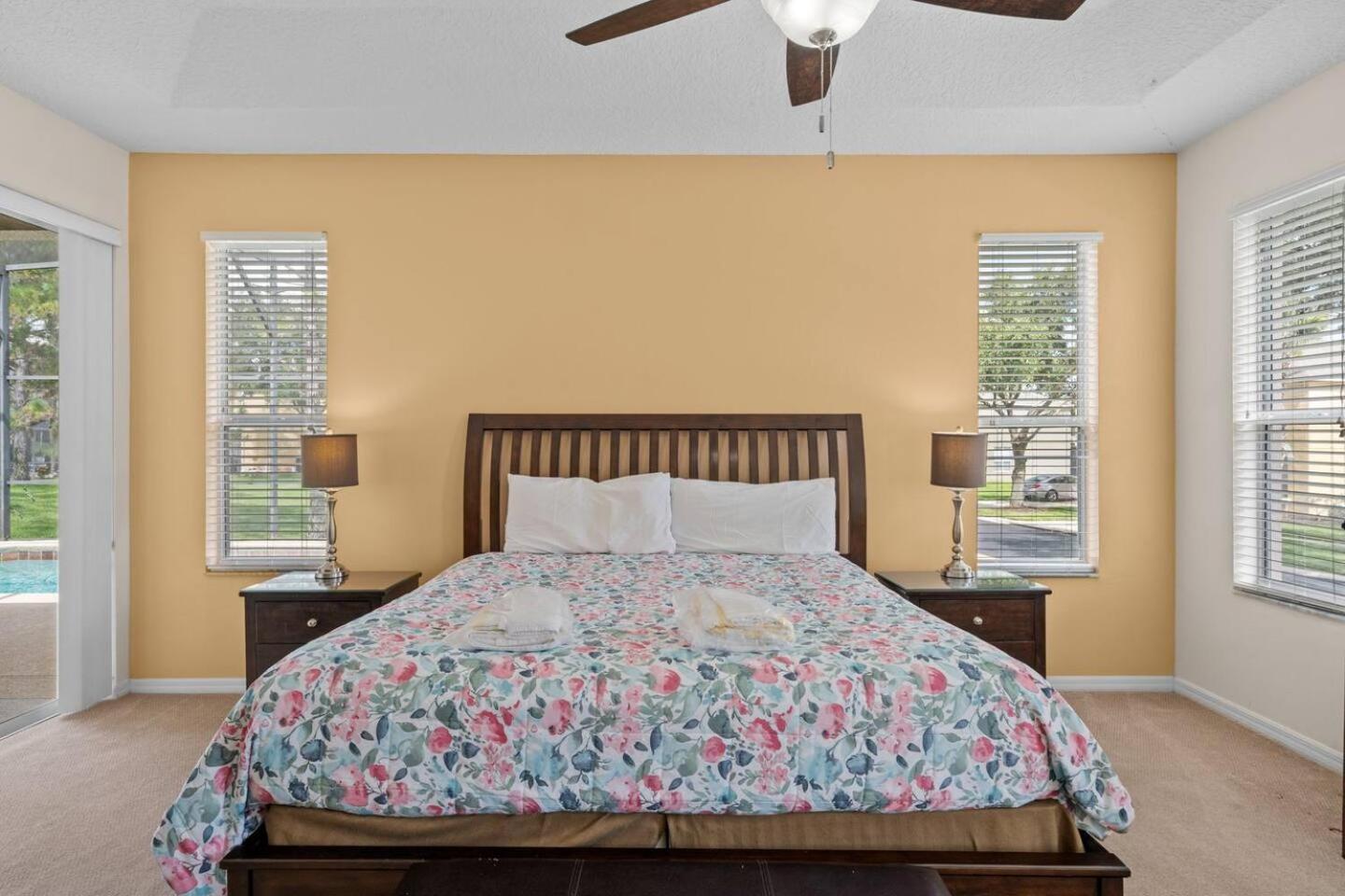 6 Bedroom 5 Bathroom Emerald Island 2601 Ib Кисими Екстериор снимка