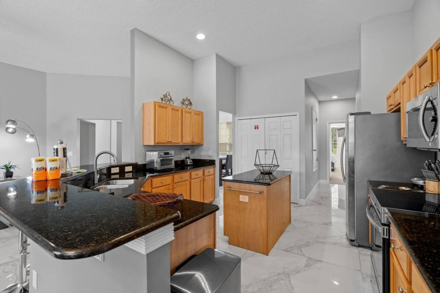 6 Bedroom 5 Bathroom Emerald Island 2601 Ib Кисими Екстериор снимка